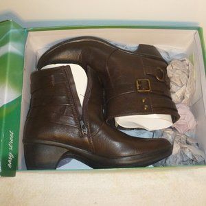 Easy Street Brown Carson Shoe (Women's Size 6)